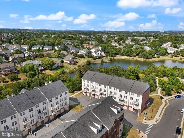 $2,700 | 43846 Artsmith Terrace, Ashburn, VA 20147