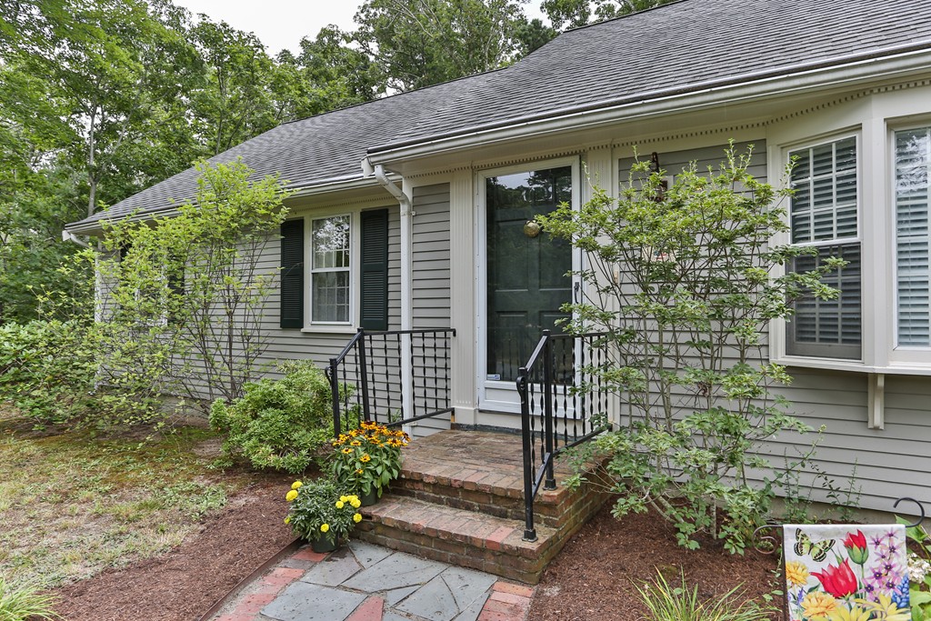 6 Anawan Road Brewster, MA 02631 - Photo 1 of 18 Gallery Image 1