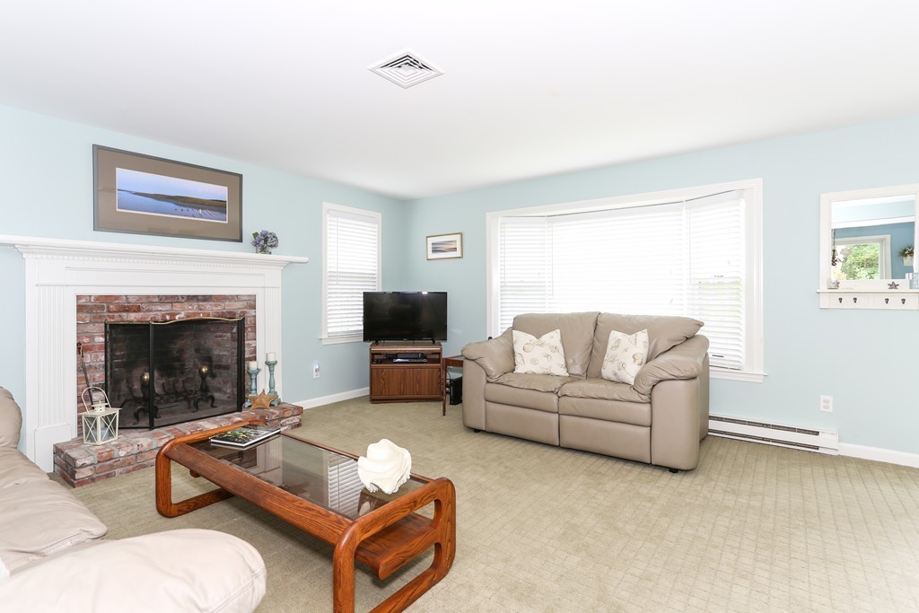 6 Anawan Road Brewster, MA 02631 - Photo 5 of 18 Gallery Image 5