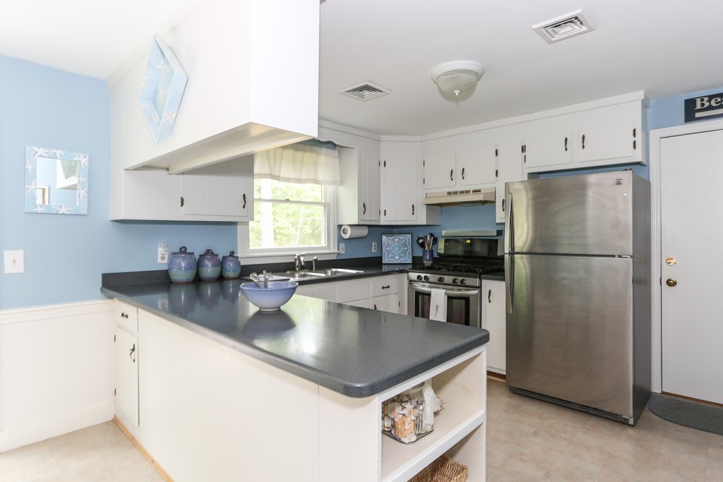 6 Anawan Road Brewster, MA 02631 - Photo 8 of 18 Gallery Image 8