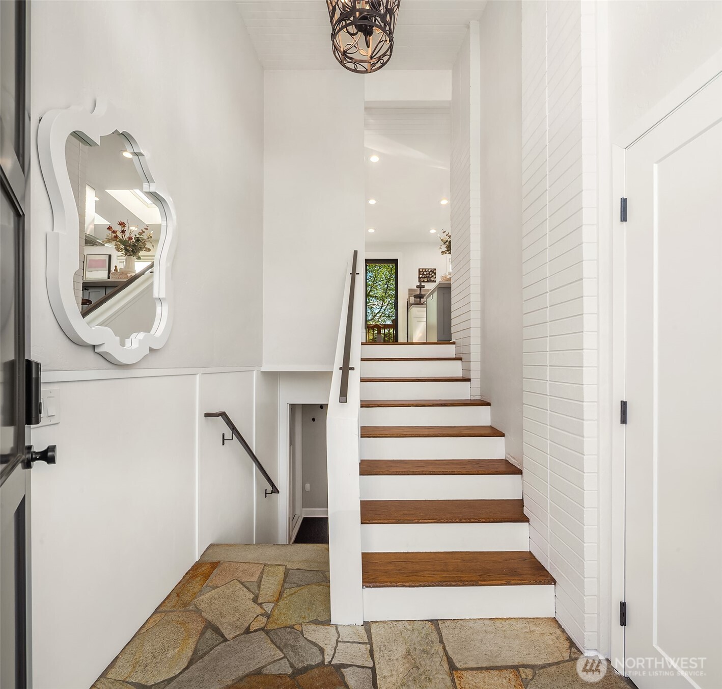 810 Walnut Street Edmonds, WA 98020 - Photo 3 of 34