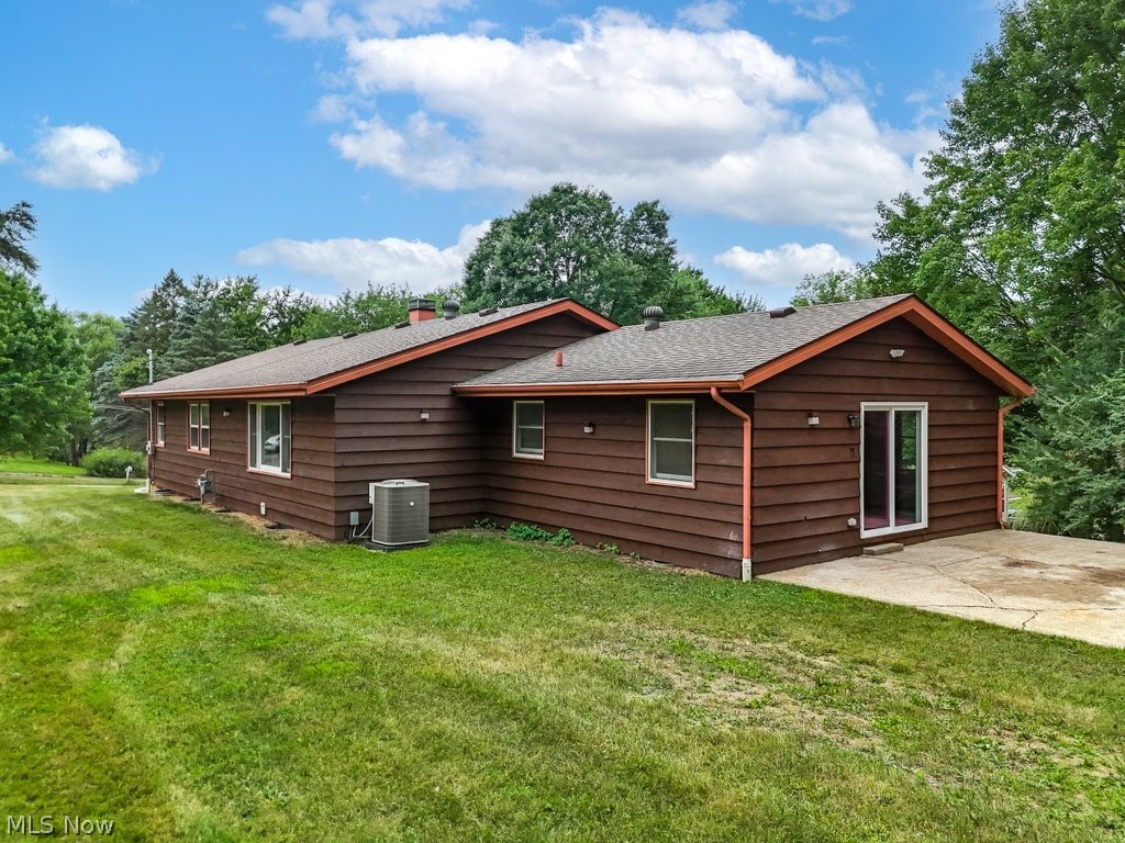1747 Far View Road Akron, OH 44312 - Photo 8 of 42 Gallery Image 8