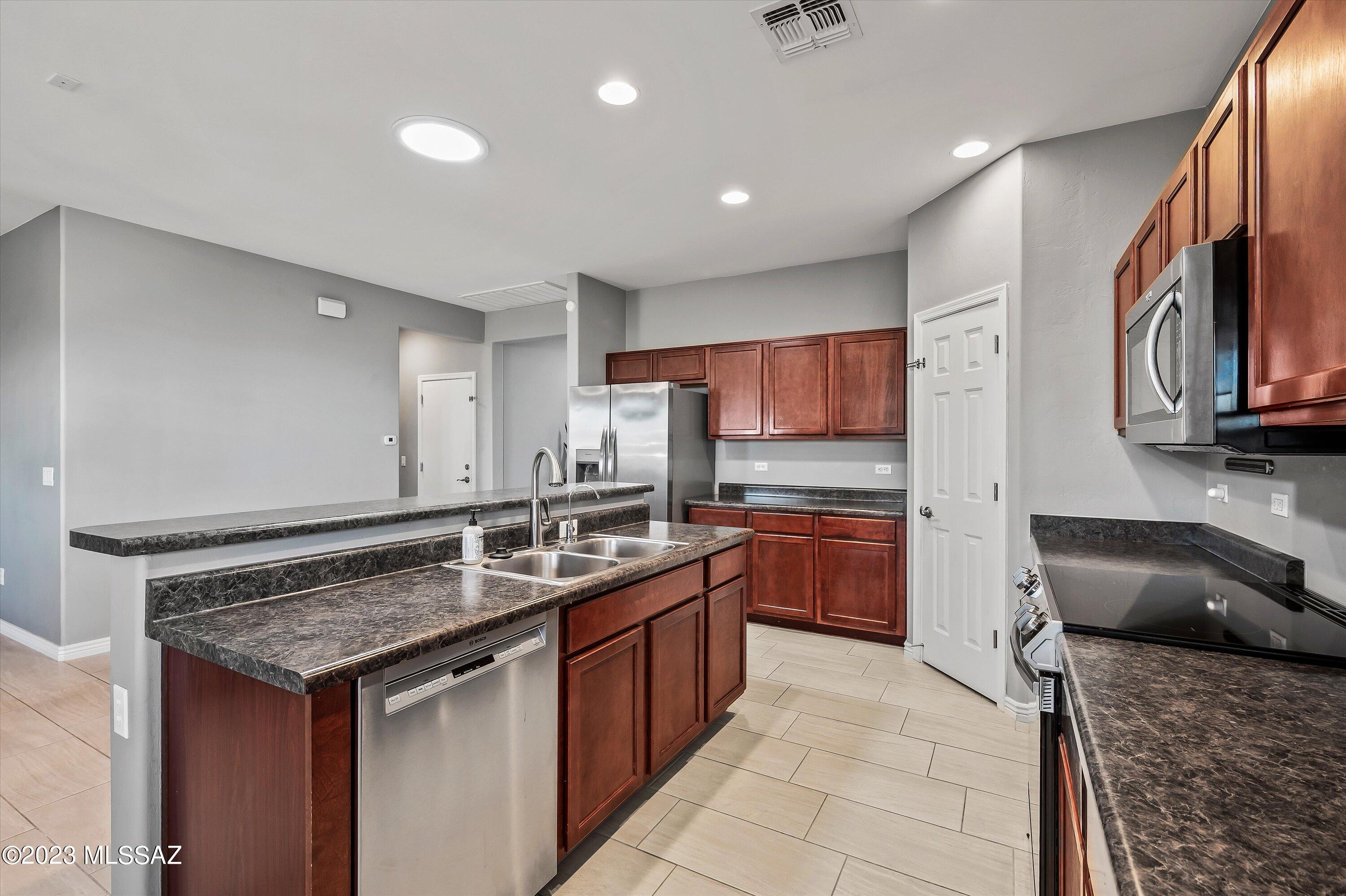 169 East Sycamore View Road Vail, AZ 85641 - Photo 13 of 32 Gallery Image 13