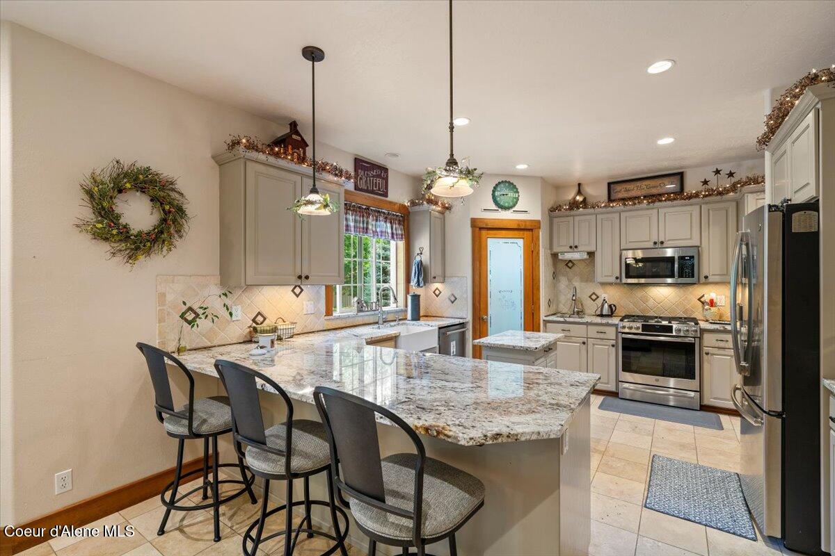 1839 East Ohio Match Road Rathdrum, ID 83858 - Photo 19 of 78 19-Kitchen