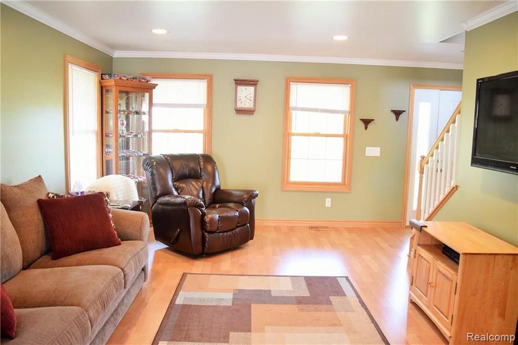 1649 Cochrane Road Allenton, MI 48002 - Photo 8 of 30