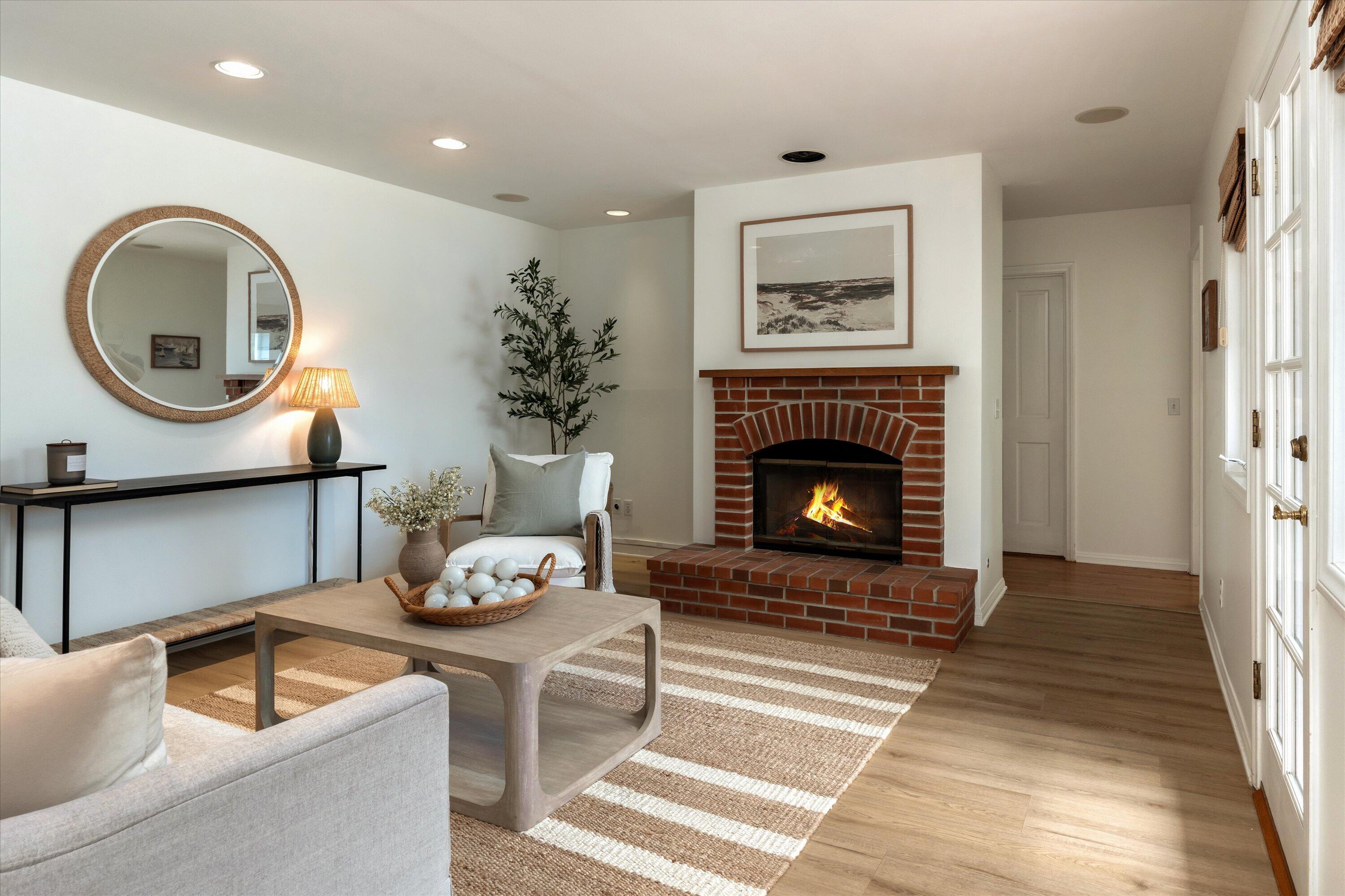 176 Toro Canyon Road Carpinteria, CA 93013 - Photo 16 of 40 Den