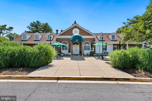 $210,000 | 724 Quince Orchard Boulevard, Unit 202, Gaithersburg, MD 20878