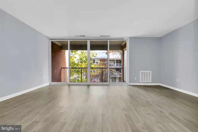 $210,000 | 724 Quince Orchard Boulevard, Unit 202, Gaithersburg, MD 20878