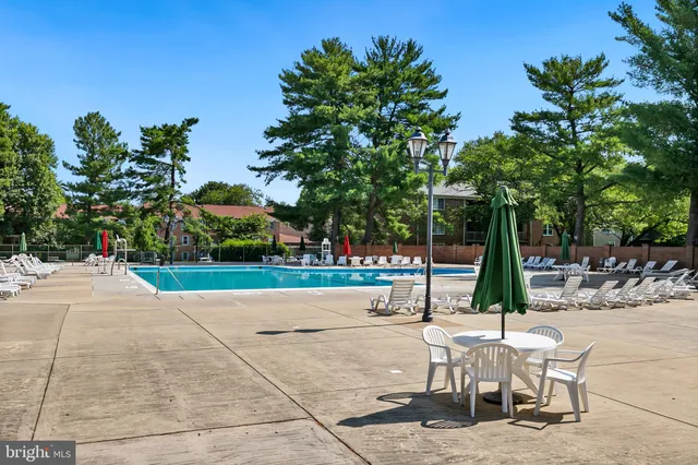 $210,000 | 724 Quince Orchard Boulevard, Unit 202, Gaithersburg, MD 20878