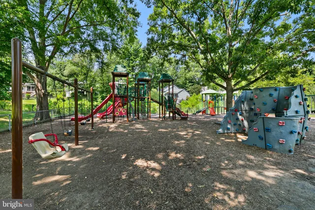 $210,000 | 724 Quince Orchard Boulevard, Unit 202, Gaithersburg, MD 20878