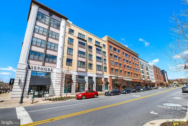 a view of a lake with a yard