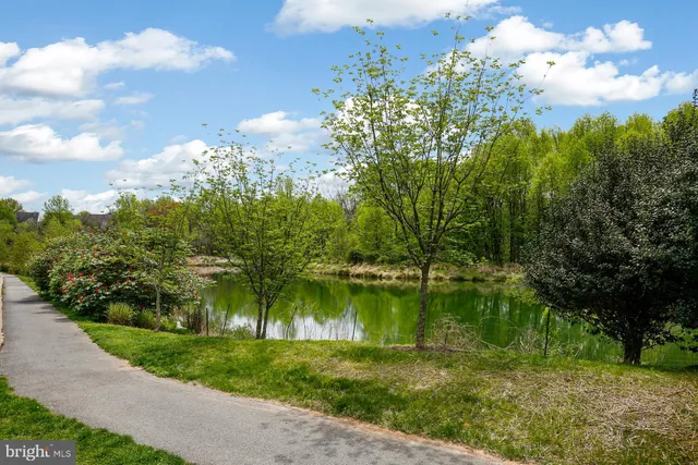 $210,000 | 724 Quince Orchard Boulevard, Unit 202, Gaithersburg, MD 20878