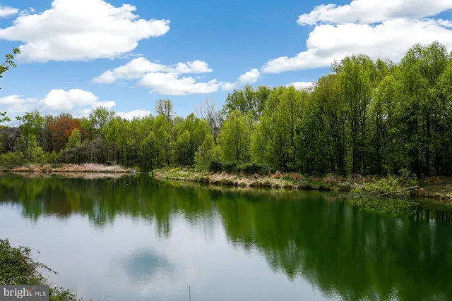 $210,000 | 724 Quince Orchard Boulevard, Unit 202, Gaithersburg, MD 20878