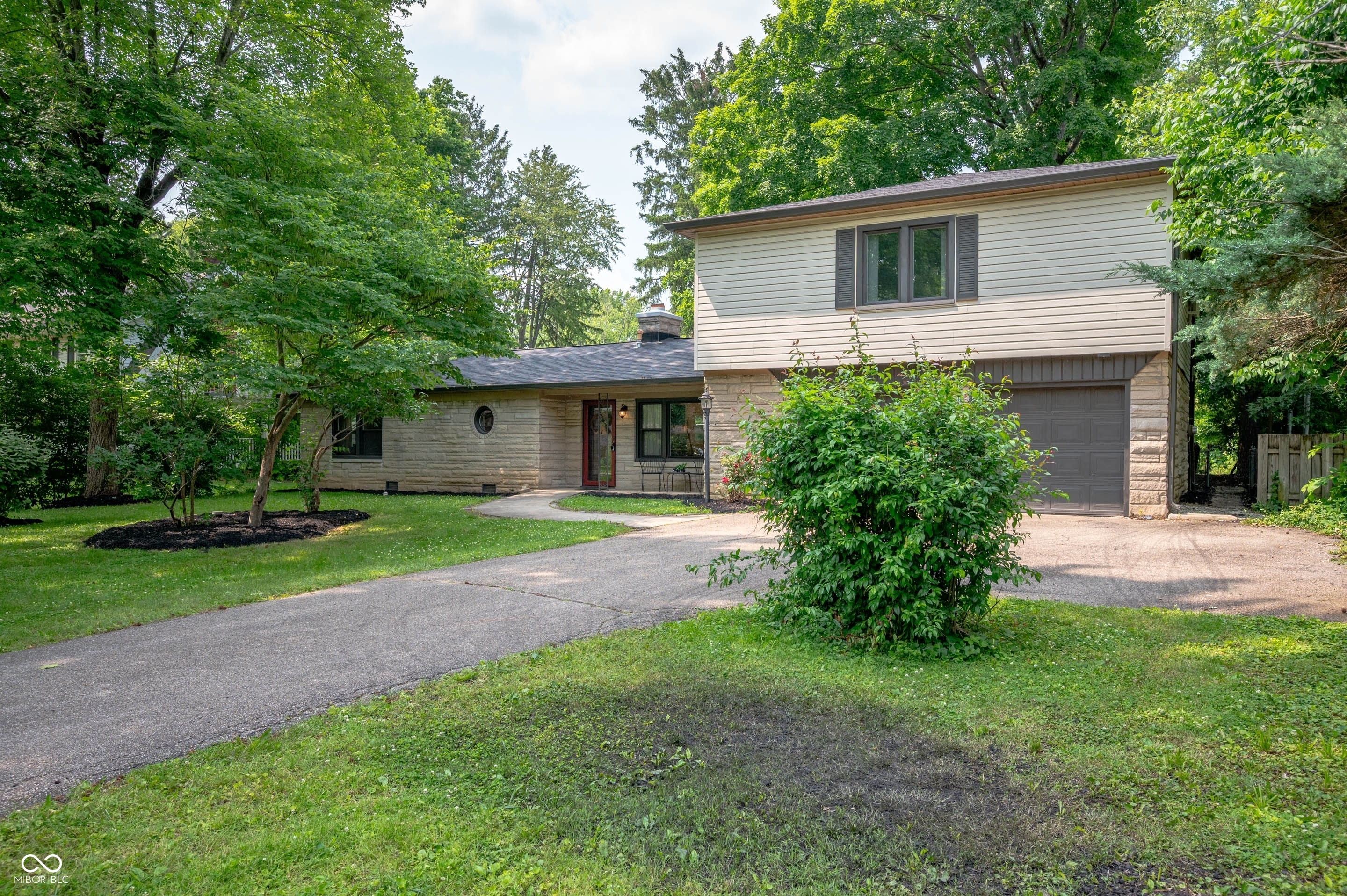 2120 Wynnedale Road Indianapolis, IN 46228 - Photo 2 of 25 Gallery Image 2