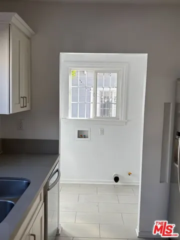 $3,449 | 2736 South Cloverdale Avenue, Los Angeles, CA 90016