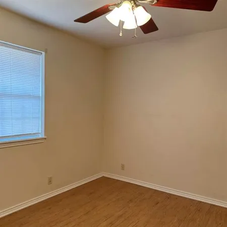 $1,275 | 106 Shaw Street, Unit 106, Tom Bean, TX 75491