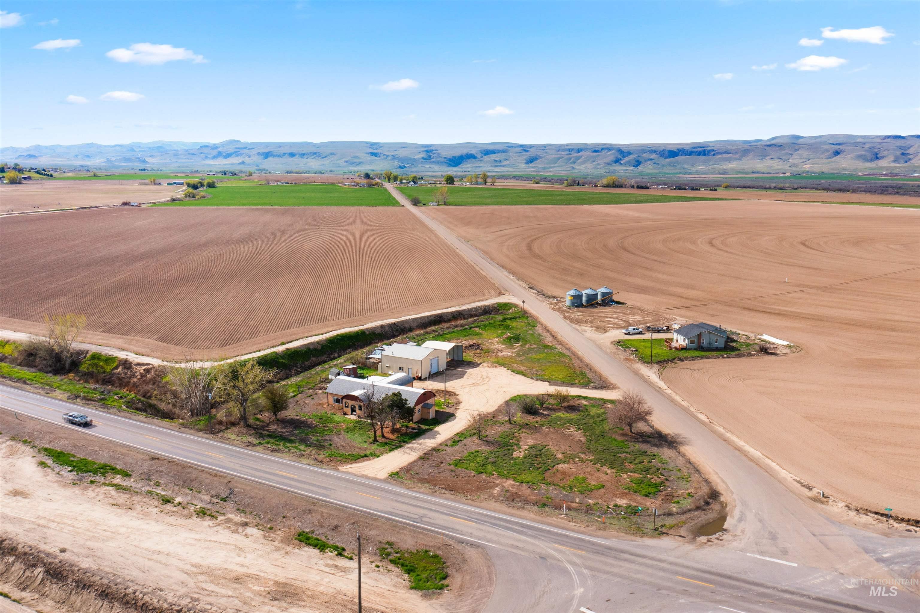 5168 South Jump Creek Road Marsing, ID 83639 - Photo 36 of 40 Aerial view of sparsely populated area with mountains