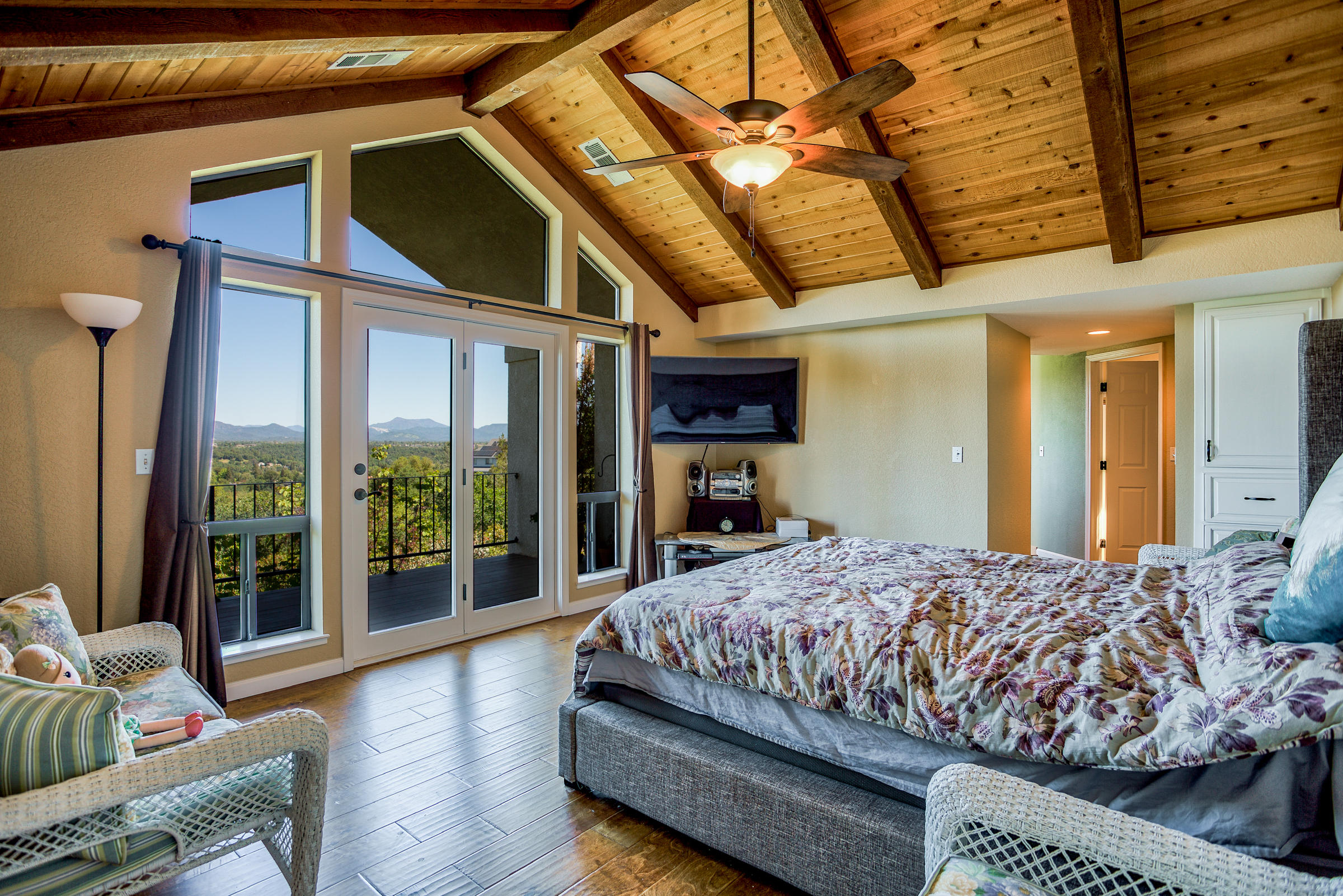 3559 Stone Ridge Place Redding, CA 96001 - Photo 18 of 51 Master w/views
