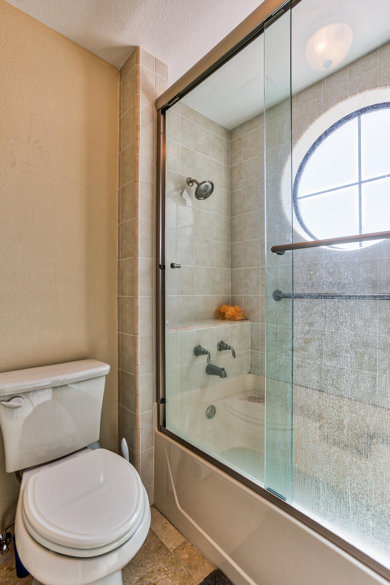 3559 Stone Ridge Place Redding, CA 96001 - Photo 32 of 51 Hall bath