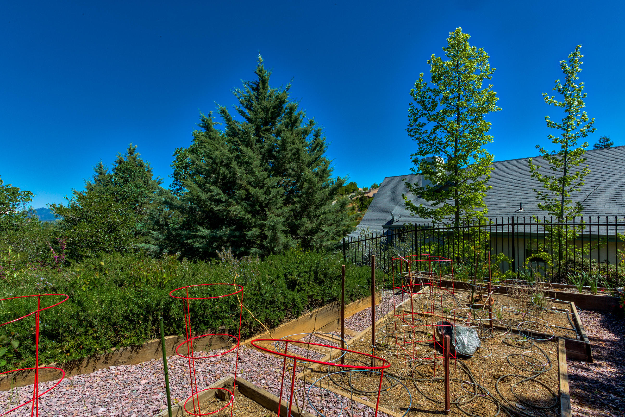 3559 Stone Ridge Place Redding, CA 96001 - Photo 45 of 51 Raised garden beds