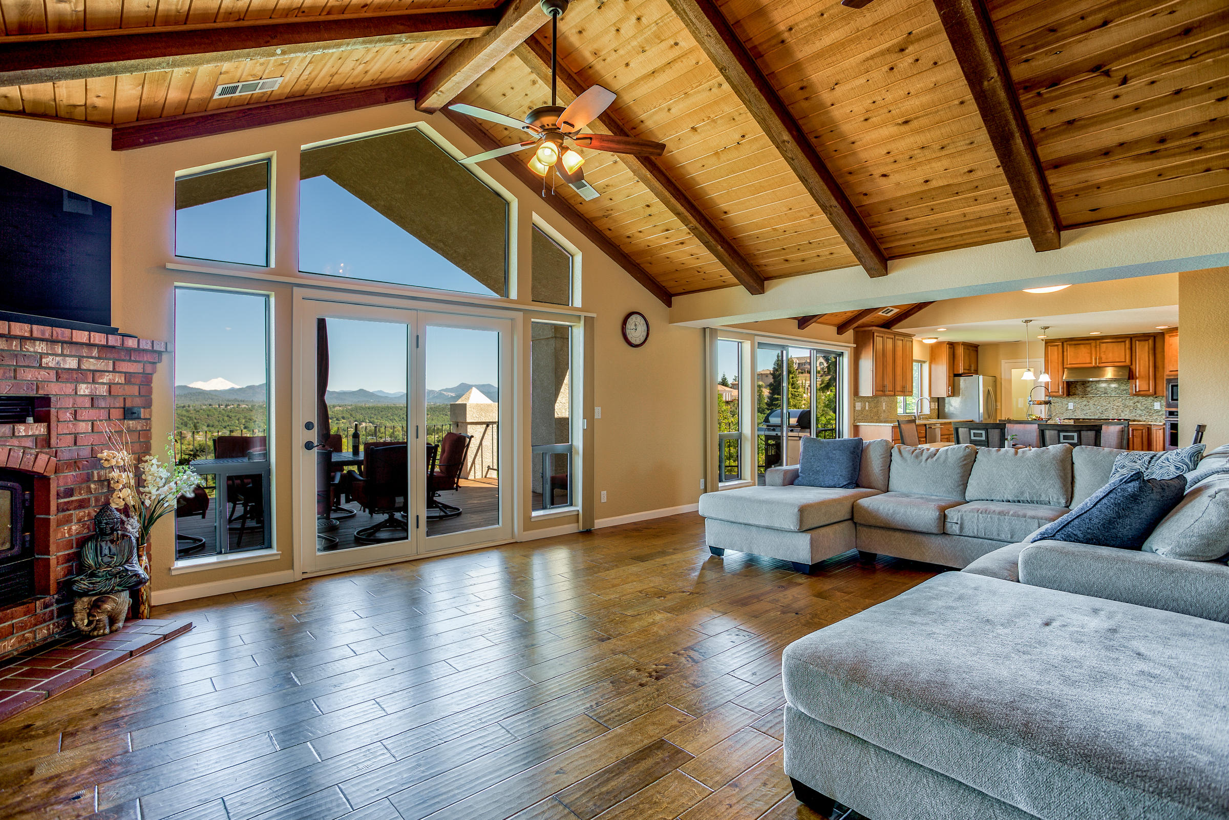 3559 Stone Ridge Place Redding, CA 96001 - Photo 6 of 51 Great room