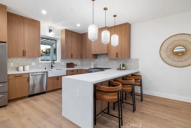 $2,425,000 | 4831 Sancola Avenue, Toluca Lake, CA 91601