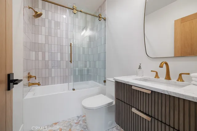 $2,425,000 | 4831 Sancola Avenue, Toluca Lake, CA 91601