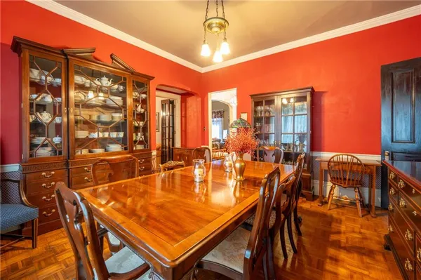 a dinning table and chairs in the patio