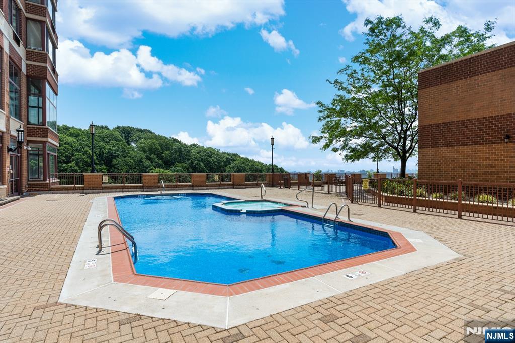 100 Old Palisade Road, Unit 2201 Fort Lee, NJ 07024 - Photo 16 of 17