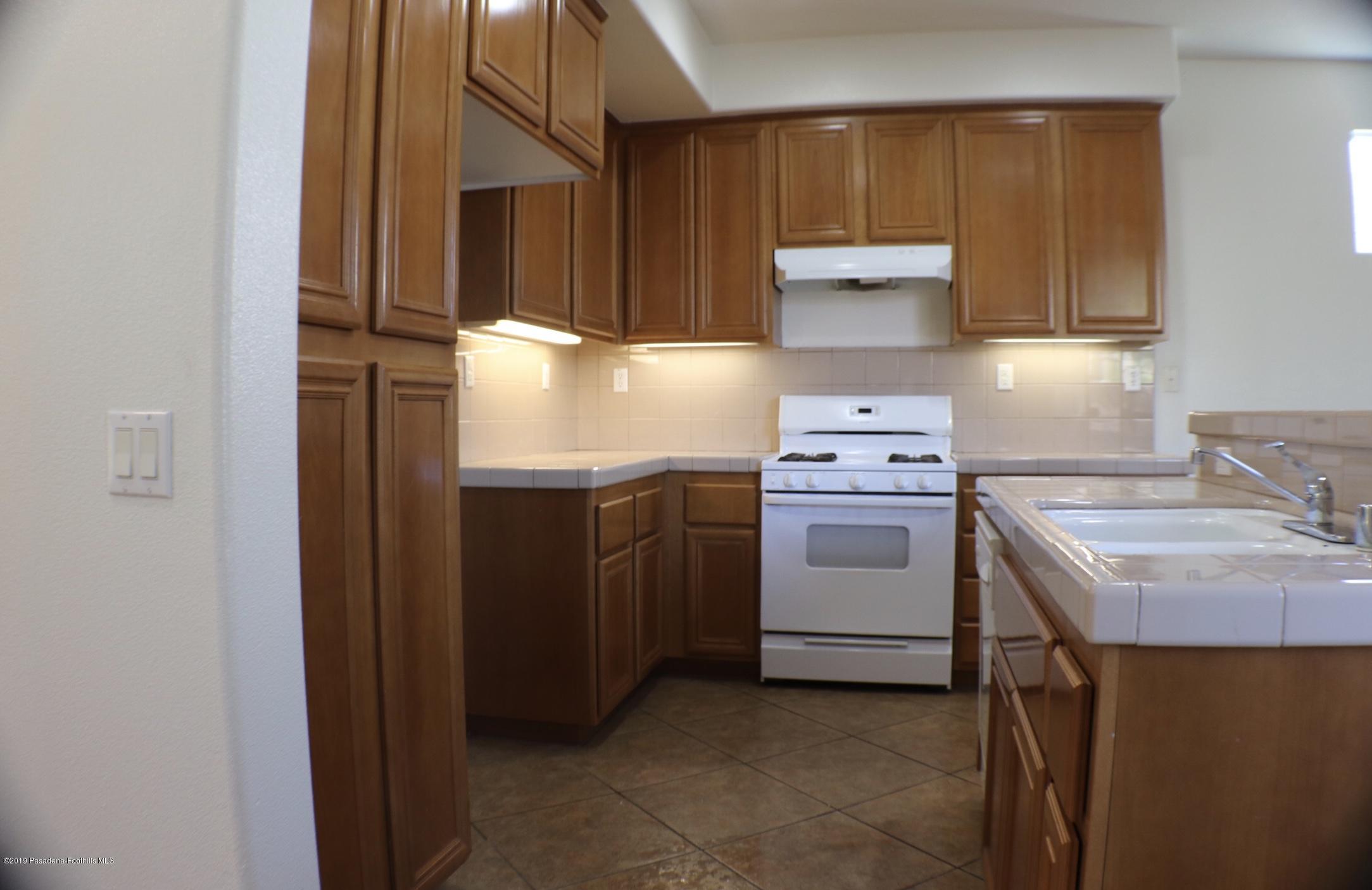 1869 Steinman Street Riverside, CA 92507 - Photo 8 of 37 97BC9D9F-60FA-4420-AC50-E08565E55968