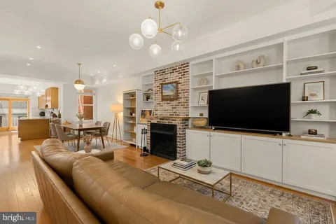 $1,350,000 | 502 12th Street Northeast, Washington, DC 20002