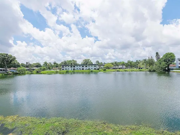 $284,500 | 1650 South Lake Avenue, Unit 4, Largo, FL 33756