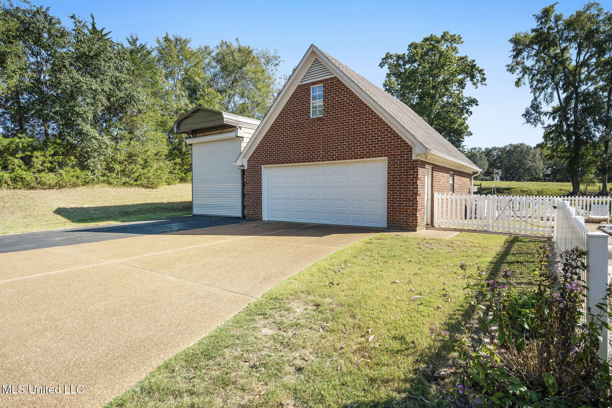681 Gaines Road Hernando, MS 38632 - Photo 5 of 52 5-web-or-mls-681 Gaines Road-04