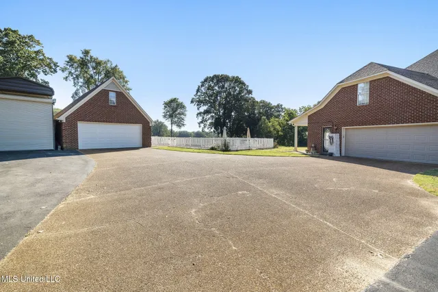 $659,900 | 681 Gaines Road, Hernando, MS 38632