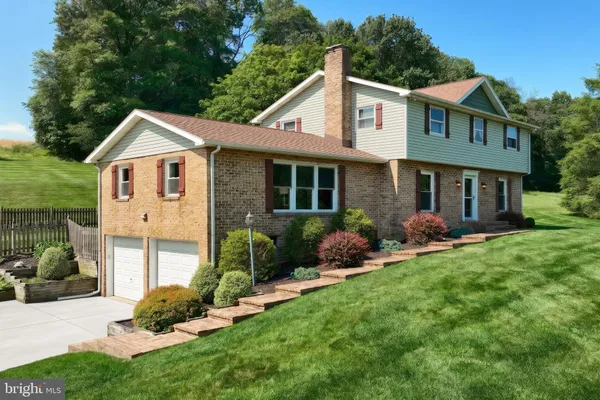 $750,000 | 715 Meadowview Drive, Red Lion, PA 17356