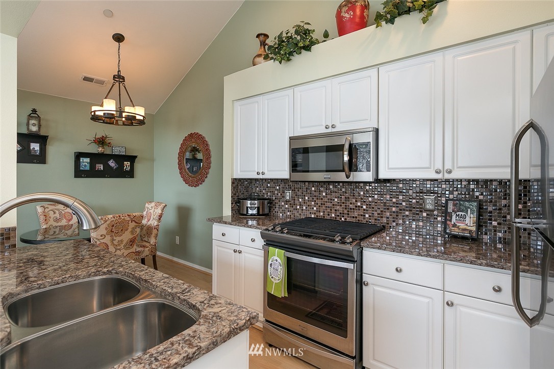 404 228th Street Southwest, Unit E202 Bothell, WA 98021 - Photo 11 of 19 Gallery Image 11
