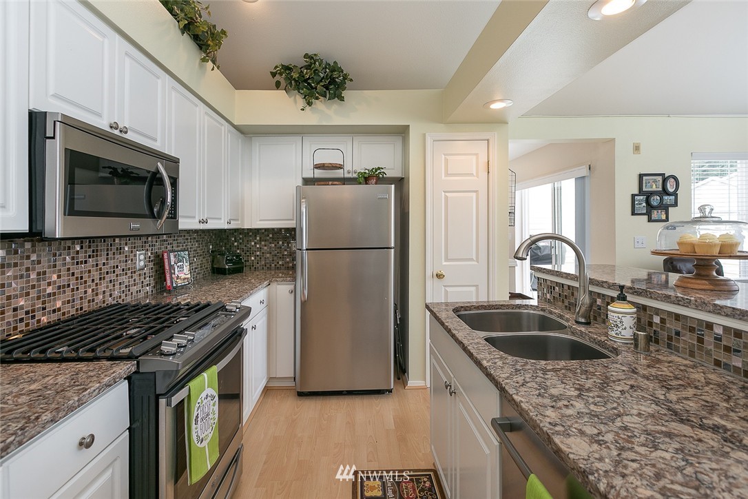404 228th Street Southwest, Unit E202 Bothell, WA 98021 - Photo 12 of 19 Gallery Image 12