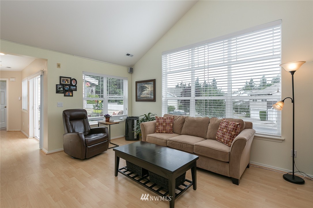 404 228th Street Southwest, Unit E202 Bothell, WA 98021 - Photo 5 of 19 Gallery Image 5