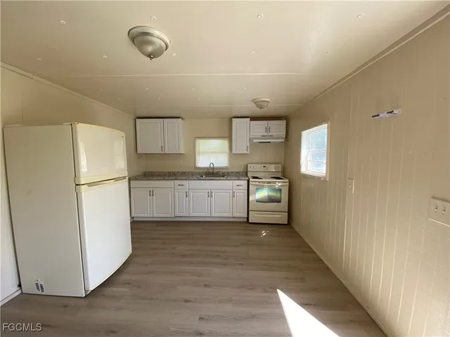 $895 | 8376 Nault Road, North Fort Myers, FL 33917