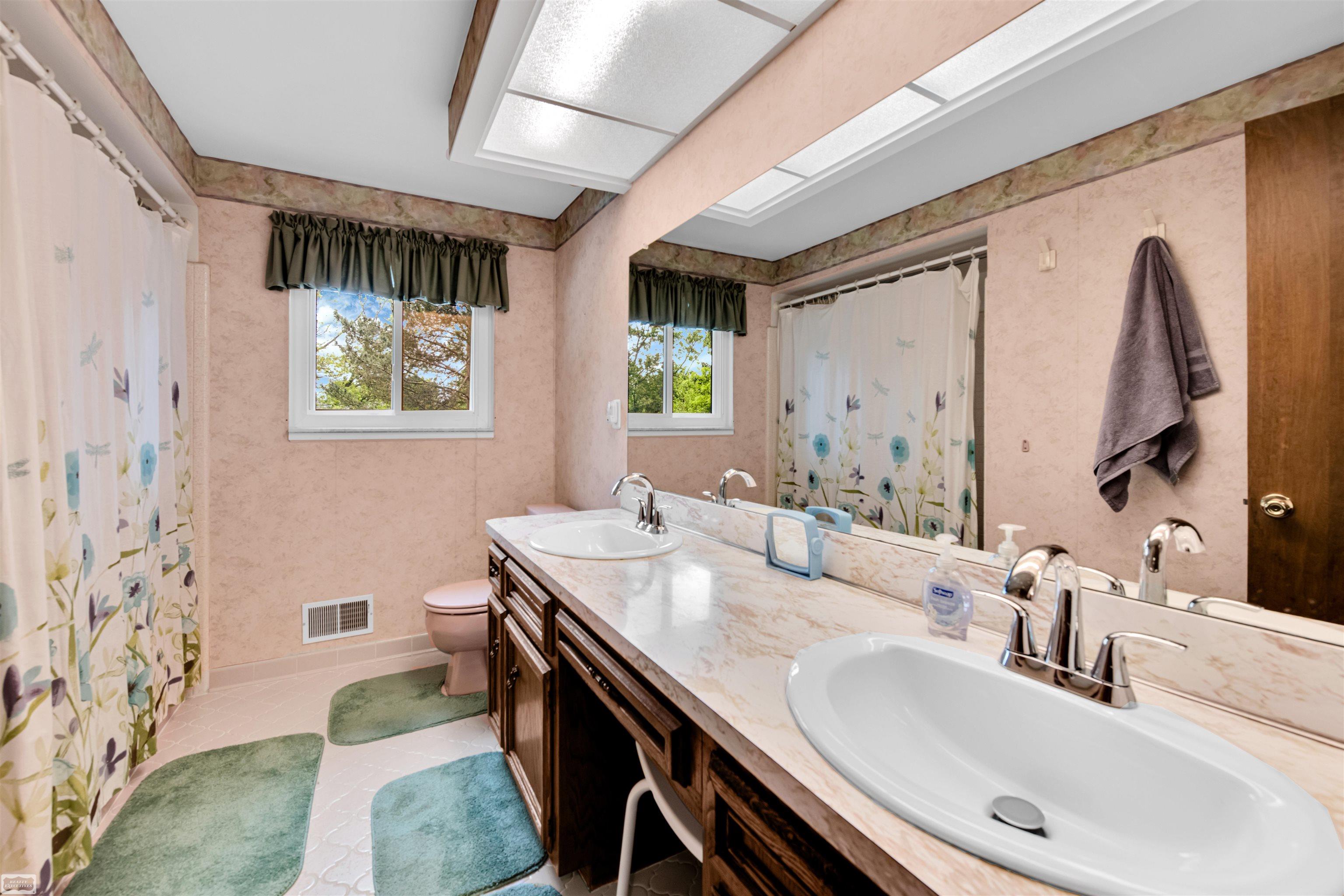2401 Chalet Drive Rochester Hills, MI 48309 - Photo 31 of 45