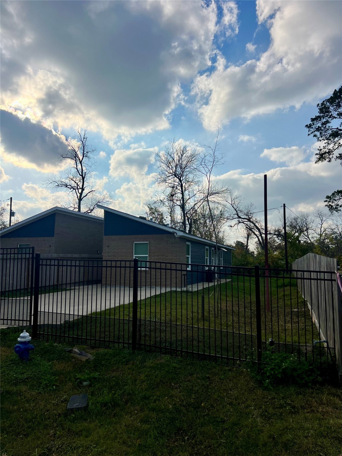 9811 Leath Street, Unit A Houston, TX 77093 - Photo 2 of 27