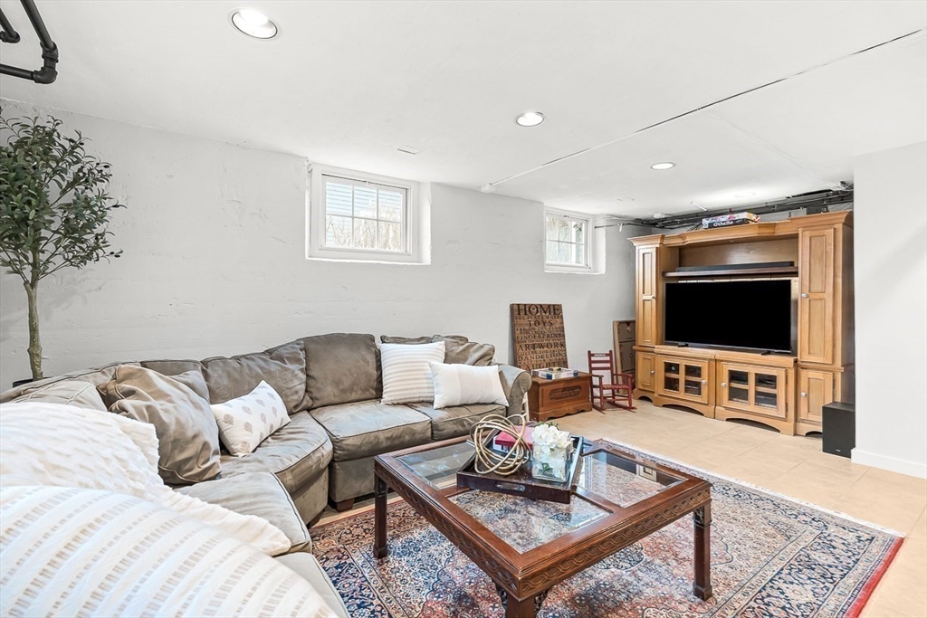 10 Edgehill Road Winchester, MA 01890 - Photo 38 of 42