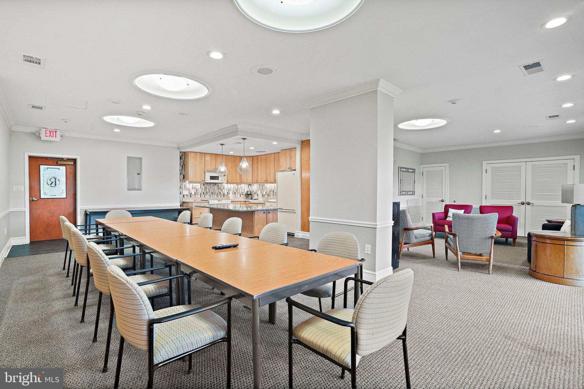 1101 South Arlington Ridge Road, Unit 913 Arlington, VA 22202 - Photo 28 of 39