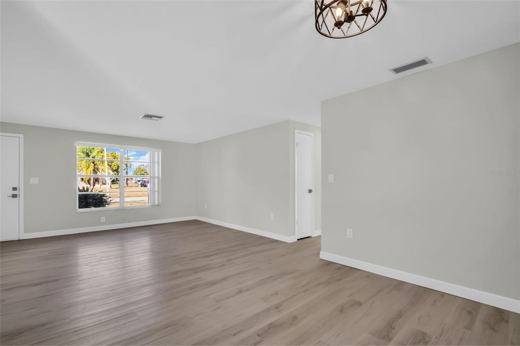 6450 Tralee Avenue New Port Richey, FL 34653 - Photo 7 of 27