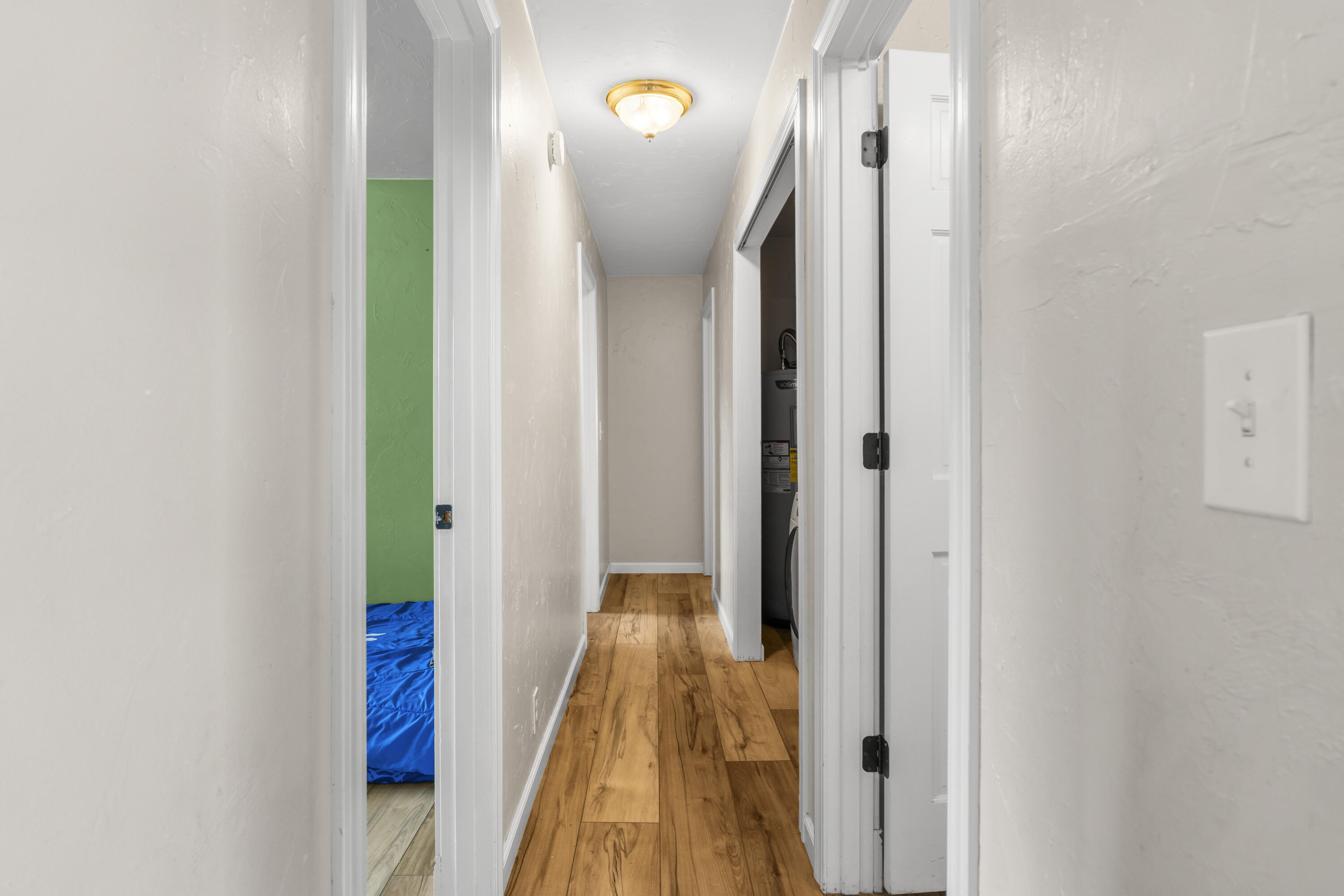 59773 Cheyenne Road Bend, OR 97702 - Photo 15 of 46 21-Hallway