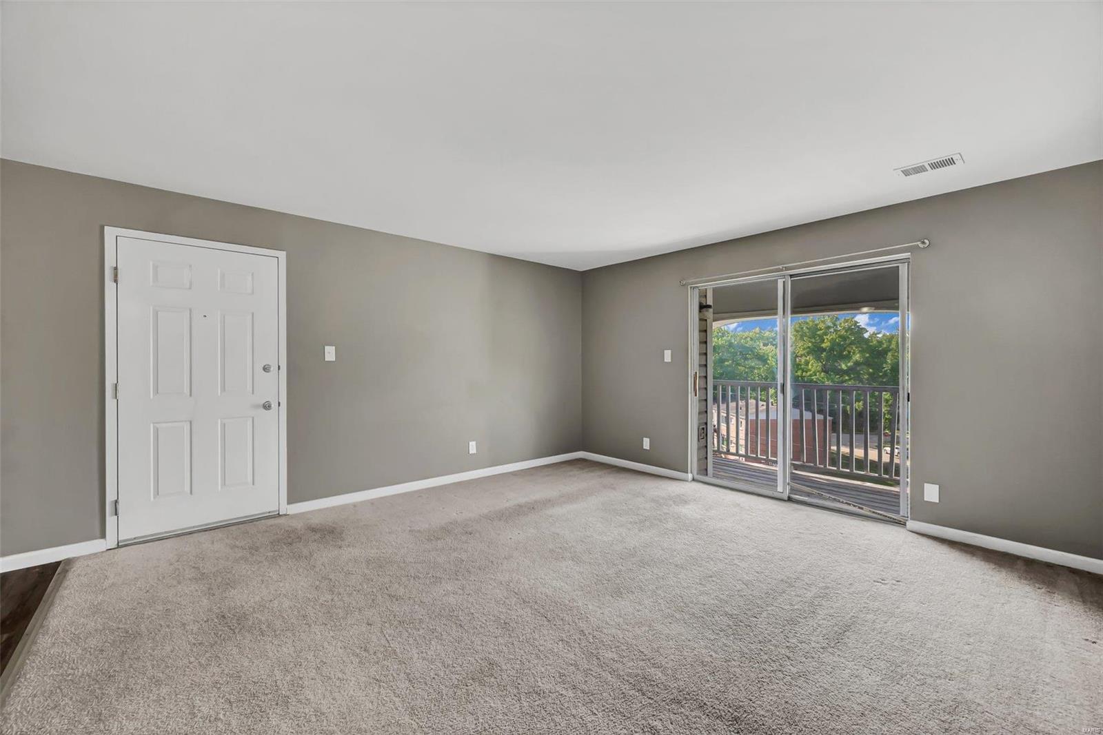 12122 Natural Bridge Road, Unit J Bridgeton, MO 63044 - Photo 6 of 20 Gallery Image 6