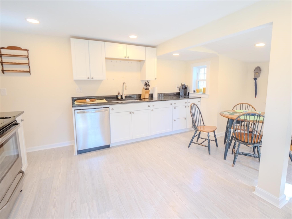 422 County Road Hanson, MA 02341 - Photo 8 of 41 Gallery Image 8