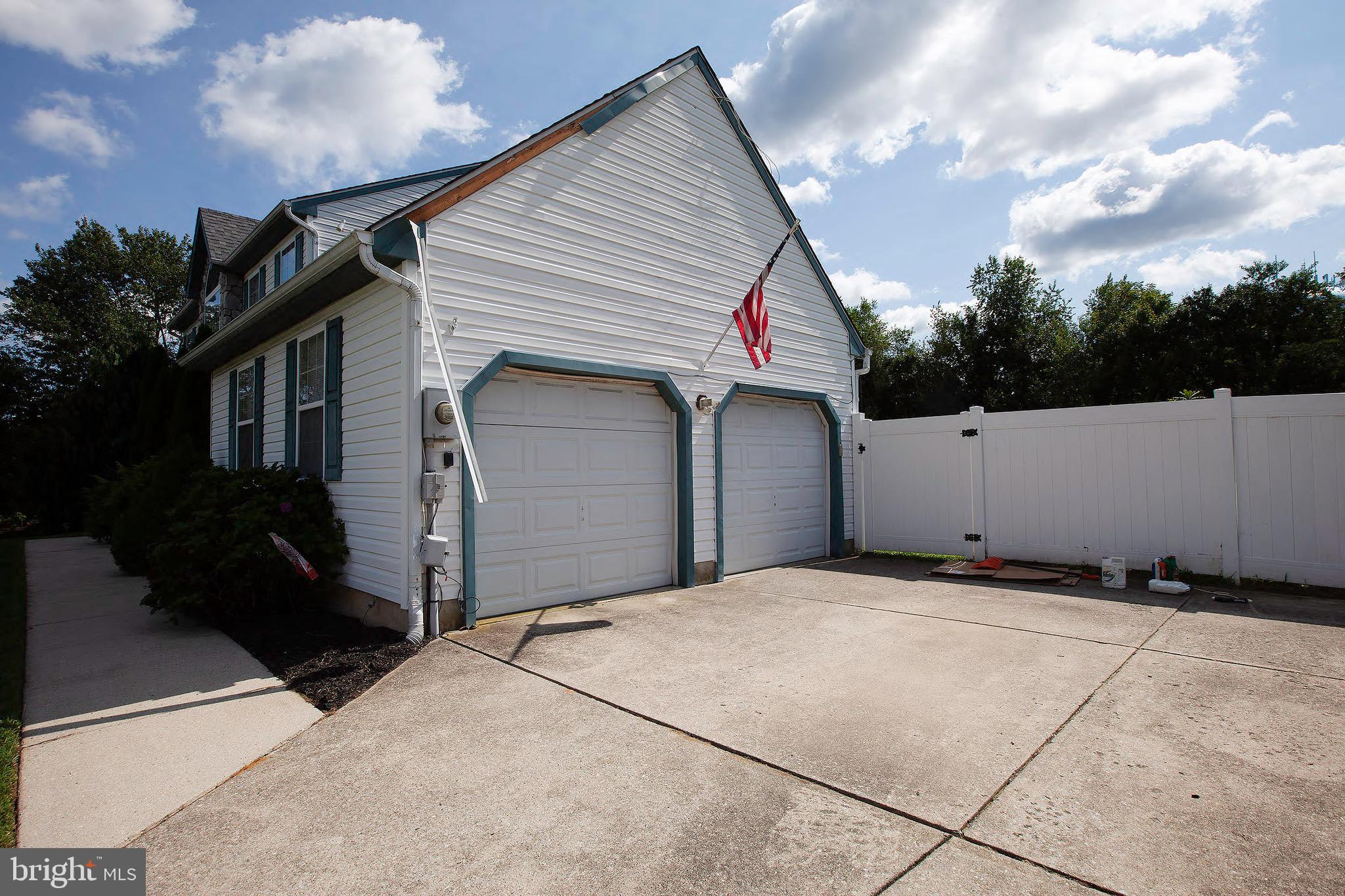 4 Hollybrook Drive Sewell, NJ 08080 - Photo 3 of 20