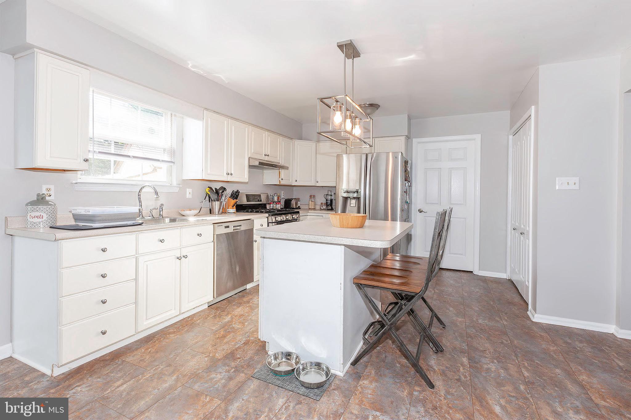 4 Hollybrook Drive Sewell, NJ 08080 - Photo 9 of 20 Kitchen