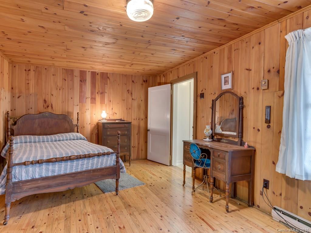 804 Pearson Falls Road Saluda, NC 28773 - Photo 12 of 19 Gallery Image 12